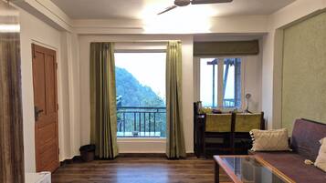 Family Quadruple Room, Mountain View | Free WiFi