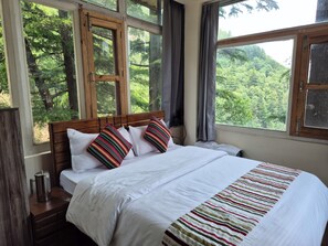 Comfort tweepersoonskamer, uitzicht op bergen | Gratis wifi