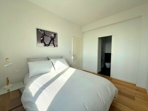 2 bedrooms, free WiFi - Superb air-conditioned 2-bedroom apartment in the center of Hyères (HYERES)