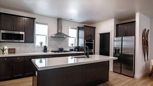 Private kitchen - Luxury Townhome (Park City)