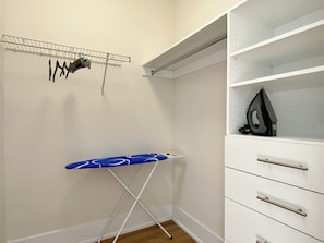 Deluxe Apartment, City View | Iron/ironing board