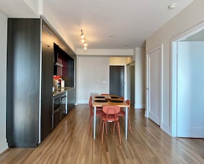 Deluxe Apartment, City View | Private kitchen