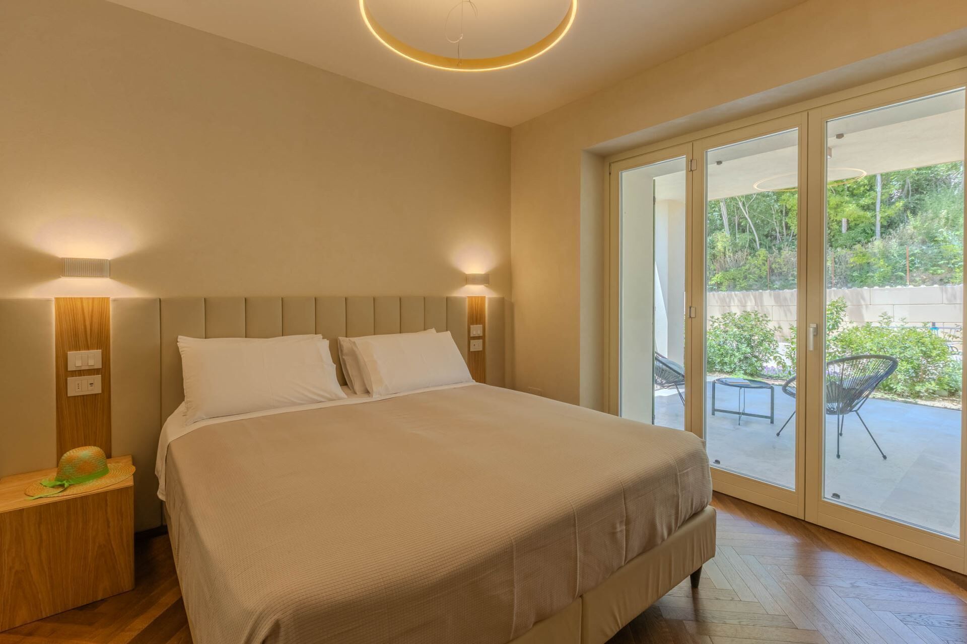 7 Schlafzimmer, Bügeleisen/Bügelbrett, WLAN