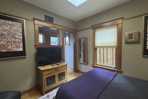 2 chambres, fer et planche à repasser, accès à Internet, literie fournie