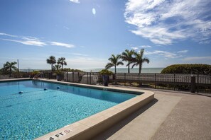 Unclassified image, 4 of 49, button