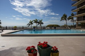 Unclassified image, 5 of 49, button