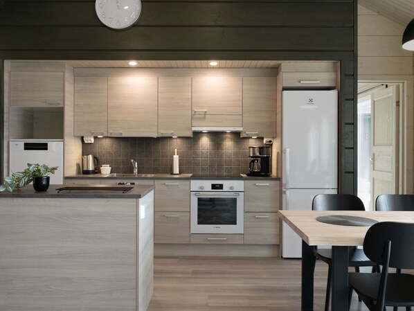 Fridge, microwave, dishwasher, cookware/dishes/utensils