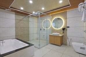 Suite Royale, vue ville | Salle de bain