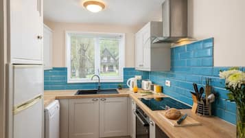 Microwave, oven, dishwasher, electric kettle