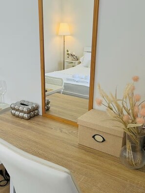 Standard Room with Window | 간이 침대, 무료 WiFi, 침대 시트