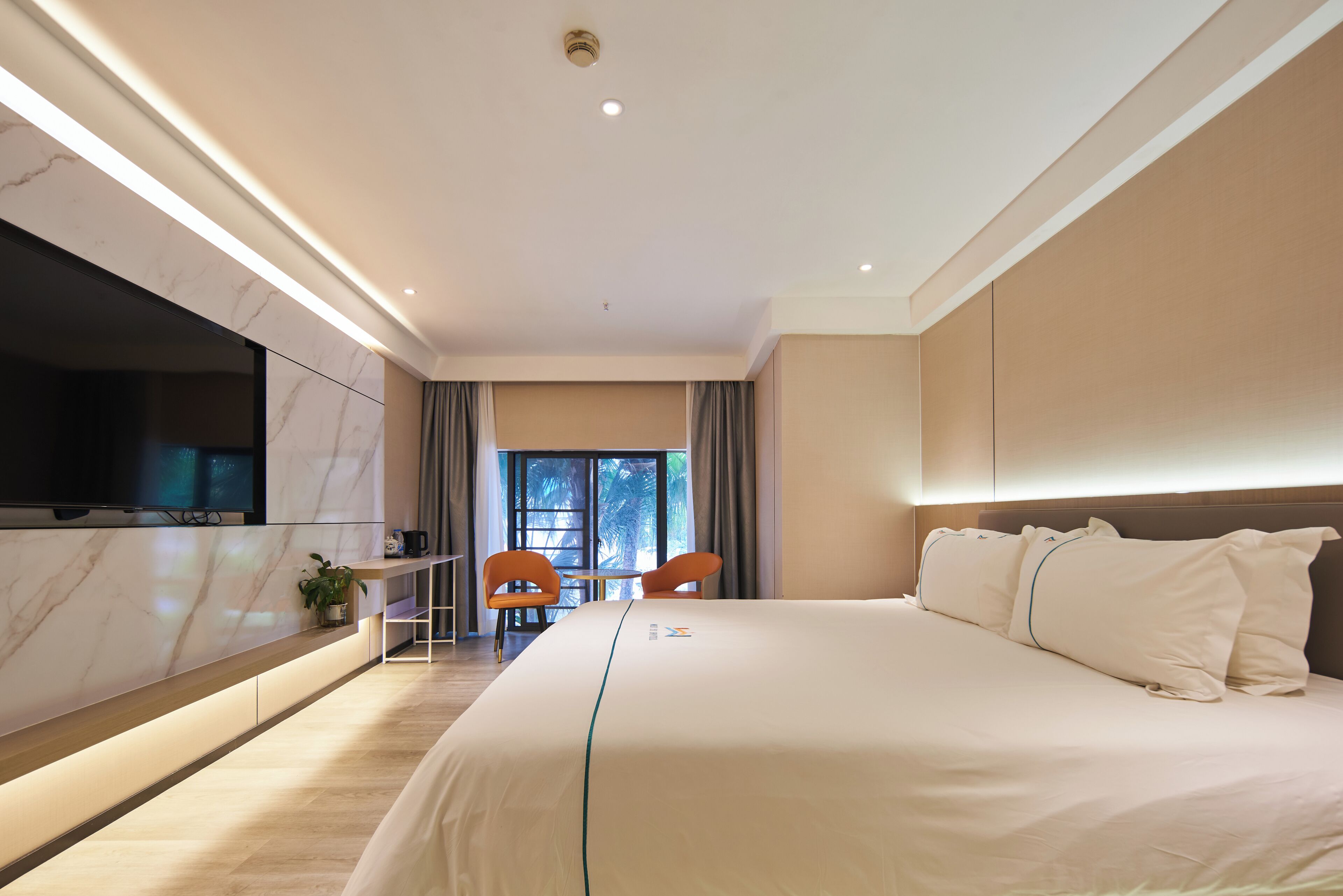 Executive Double Room, City View | Desk, laptop workspace, blackout drapes, free WiFi