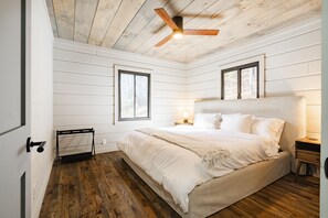 2 bedrooms, free WiFi, bed sheets