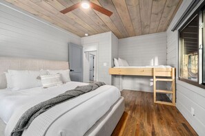 2 chambres, fer et planche à repasser, Wi-Fi gratuit, draps fournis