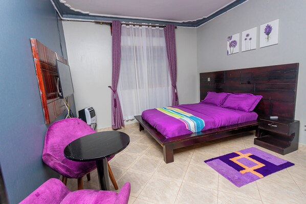 Espacio para trabajar con laptop y wifi gratis