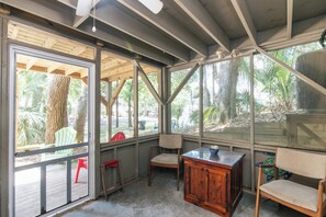 Interior - Beach Hut Cottage | Pet-Friendly 3BR Edisto Beach Vacation Rental | Easy Walk to the Beach (Edisto Beach)
