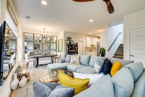 Unclassified image, 5 of 30, button