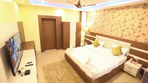 Deluxe Double Room | Meja, ruang kerja komputer riba, Wi-fi percuma 