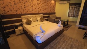 Executive Double Room | Meja, ruang kerja komputer riba, Wi-fi percuma 