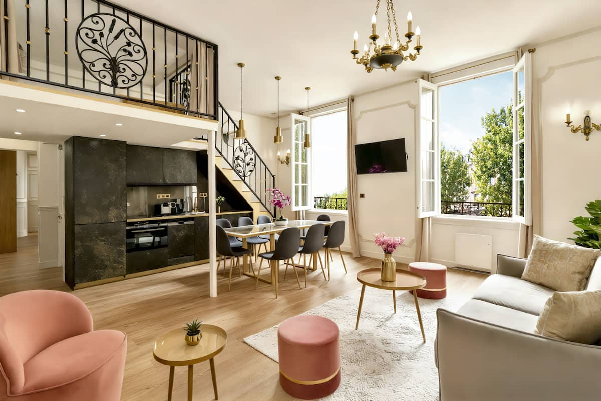 Apartment, City View | Living area