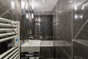 Apartment, City View | Bathroom | Rainfall showerhead, eco-friendly toiletries, hair dryer, towels - Merveil Luxury Suites - Florentin I-II (Paris)