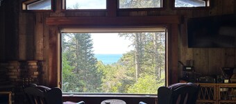 Redwoods Oceanview Retreat