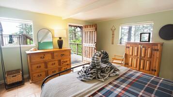 2 bedrooms, iron/ironing board, travel cot, free WiFi