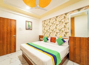 Standard Double Room | Free WiFi, bed sheets
