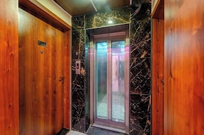 Elevator