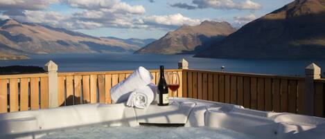 Tina de hidromasaje al aire libre