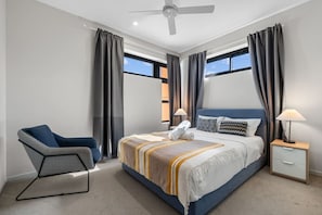 2 habitaciones, tabla de planchar con plancha, wifi y ropa de cama