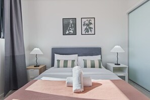 2 chambres, fer et planche à repasser, Wi-Fi, literie fournie