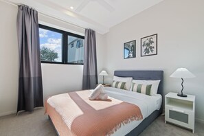 2 bedrooms, iron/ironing board, WiFi, bed sheets