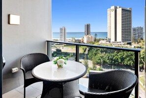 تناول الطعام بالخارج