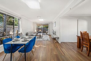 Dining - Cosy 4BR Home with Yard in Peaceful Keperra (Keperra)
