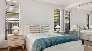 4 Schlafzimmer, Bügeleisen/Bügelbrett, WLAN, Bettwäsche