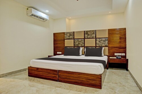 Premium Stays at Eastern View by Vihaan Residency