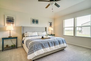 4 Schlafzimmer, Schreibtisch, Bügeleisen/Bügelbrett, Reisekinderbett