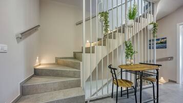 Family House, Multiple Bedrooms (Villa Aria with heated Pool and) | Interior