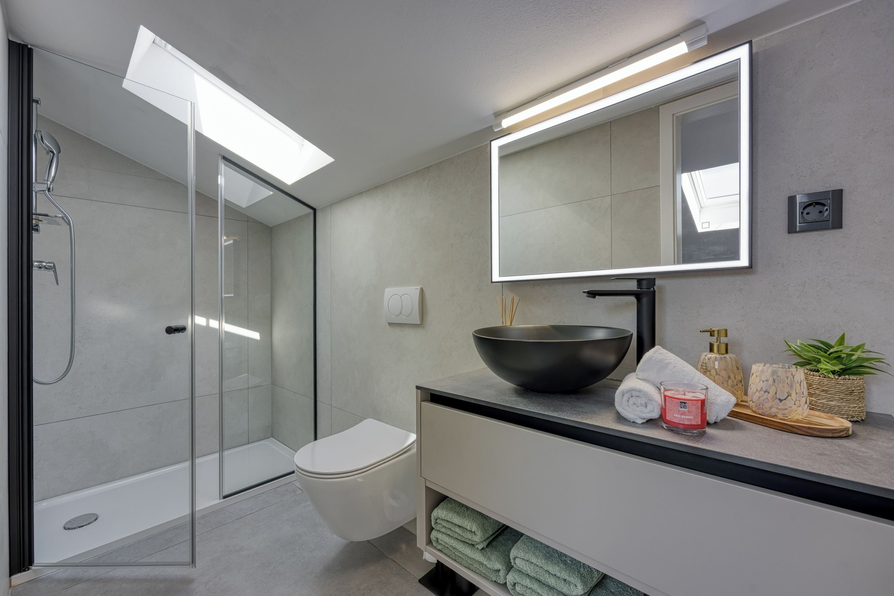 บ้านพักสำหรับครอบครัว, หลายห้องนอน (Villa Aria with heated Pool and) | ห้องน้ำ | ฝักบัว, ไดร์เป่าผม, ผ้าเช็ดตัว, สบู่