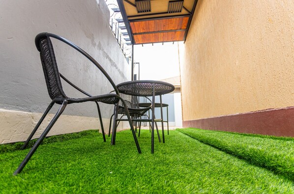 Superior Apartment, Balcony | Terrace/patio - The Den Soroti Green (Soroti)
