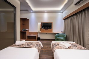 Executive Twin Room | Free WiFi - Hotel Afotel Mumbai-Near International Airport (Mumbai)