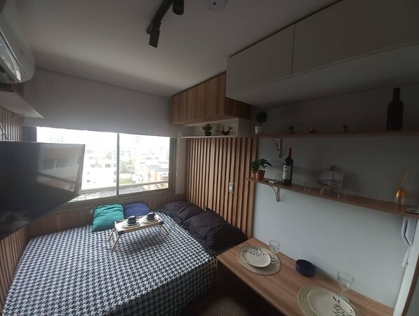 1 habitación, tabla de planchar con plancha, wifi y ropa de cama