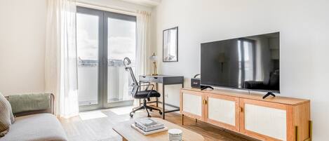 Télévision, chaîne hi-fi