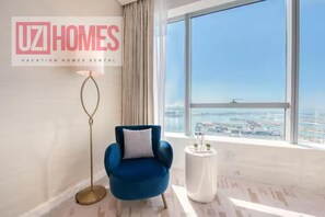 Blackout curtains, iron/ironing board, free WiFi - The Palm Tower  (Dubai)