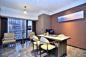 ファミリー ダブルルーム | デスク、WiFi (無料)