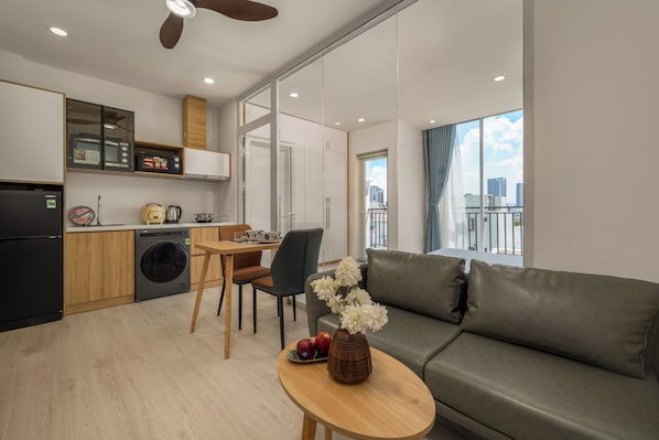 Apartment, 1 Bedroom, City View | Desk, free WiFi, bed sheets