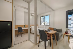 Apartment, 1 Bedroom, Sea View | Desk, free WiFi, bed sheets