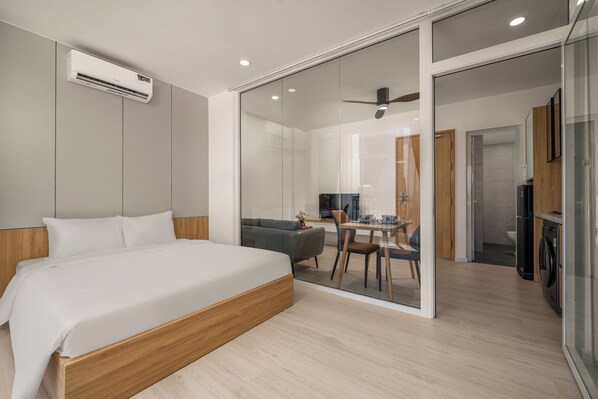 Apartment, 1 Bedroom, City View | Desk, free WiFi, bed sheets