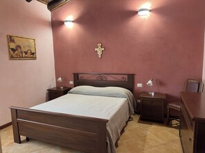 2 Schlafzimmer, Bügeleisen/Bügelbrett, Bettwäsche