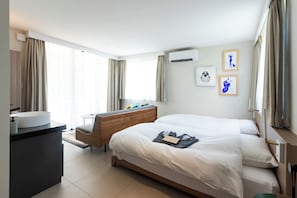 Chambre avec lits jumeaux, vue montagne